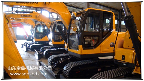 山東寶鼎挖掘機(jī)廠家小型挖掘機(jī)械產(chǎn)品