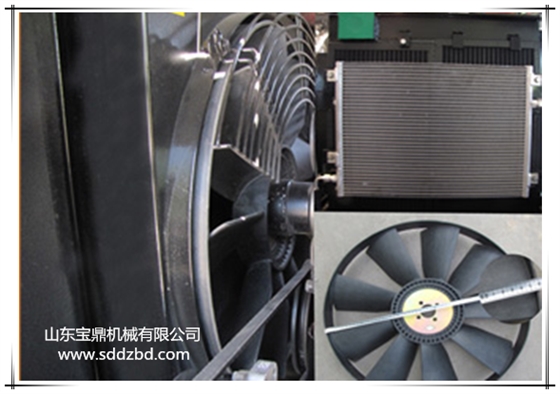寶鼎挖掘機(jī)廠家小型挖掘機(jī)散熱器