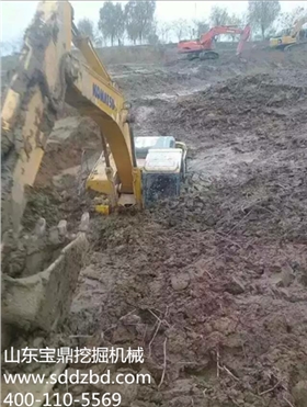 寶鼎挖掘機械
