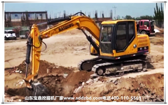 山東寶鼎小型挖掘機械產品
