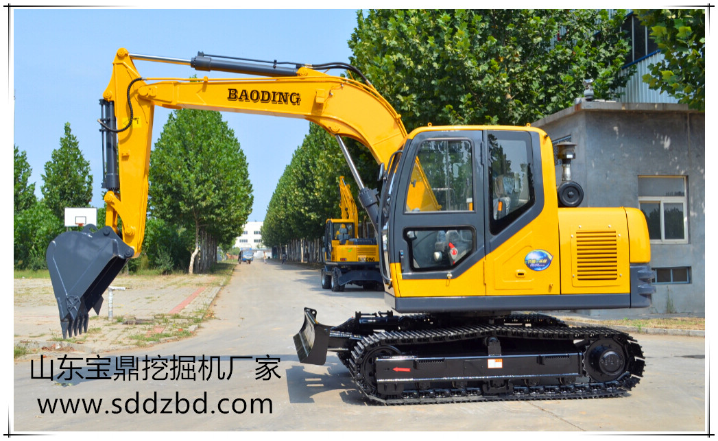 山東寶鼎小型挖掘機(jī)廠家