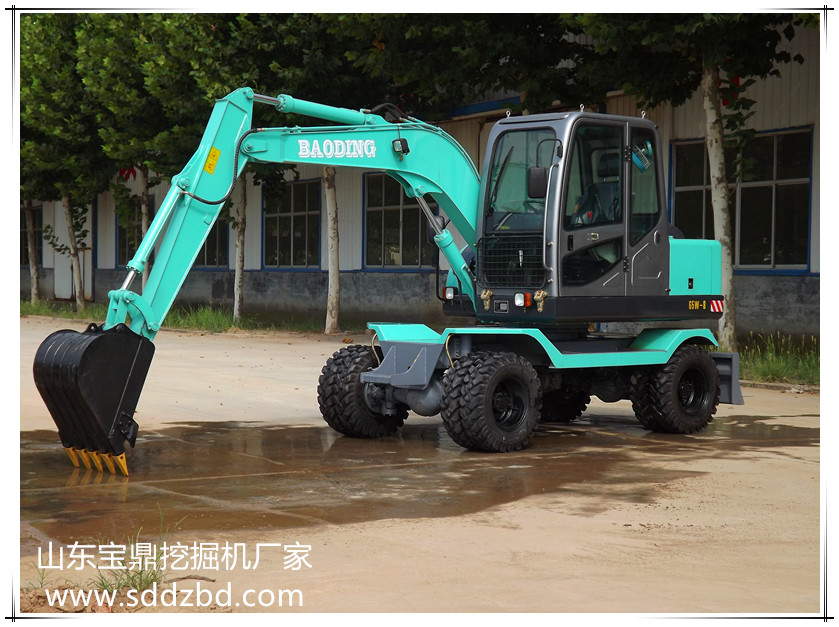 山東寶鼎小型輪式挖掘機械產品