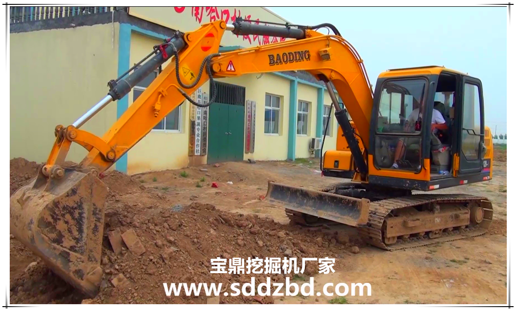 山東寶鼎挖掘機(jī)廠家小型挖掘機(jī)械產(chǎn)品