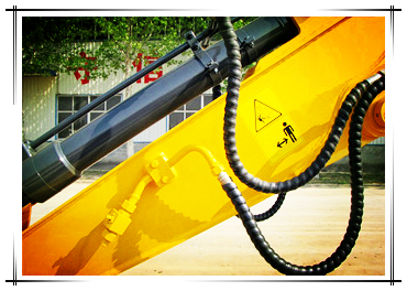 寶鼎小型挖掘機械產(chǎn)品