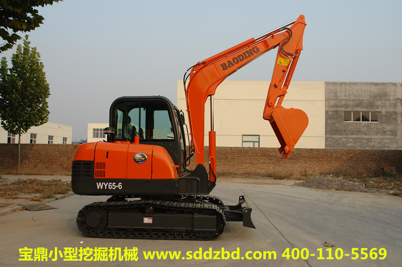 寶鼎小型挖掘機械