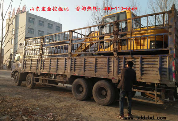 寶鼎履帶挖掘機(jī)發(fā)車圖