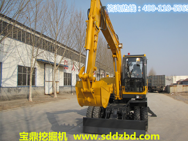 寶鼎小型挖掘機械
