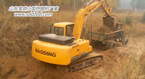山東寶鼎小型挖掘機生產(chǎn)廠家