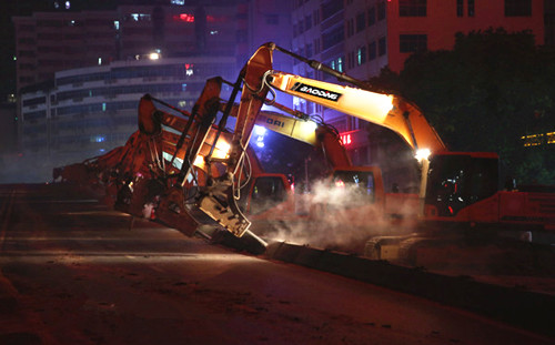 寶鼎小型挖掘機(jī)
