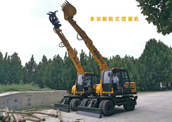多功能輪式挖掘機(jī)