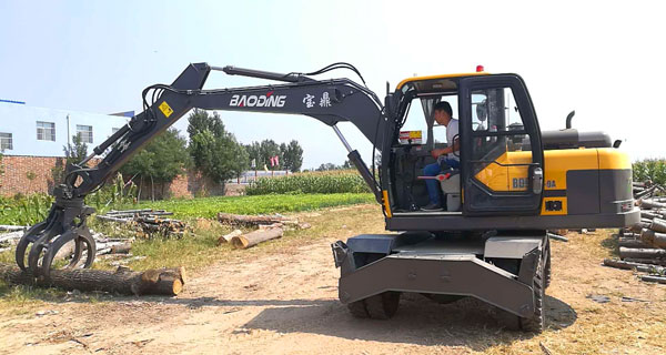 寶鼎輪式抓木機(jī)95車型.jpg