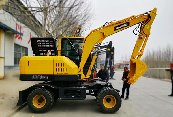 寶鼎輪式挖掘機(jī)80車型.jpg