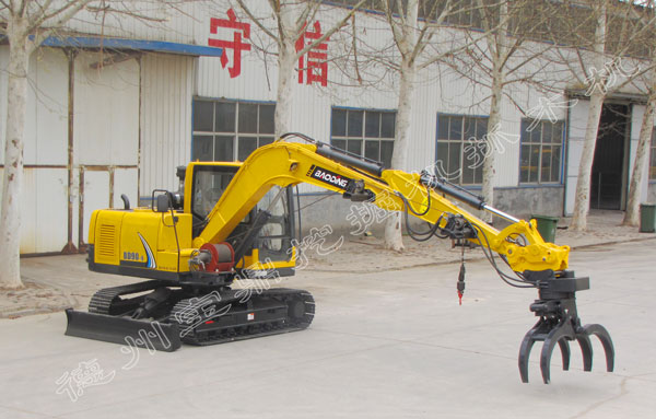 寶鼎履帶抓木機(jī)卷?yè)P(yáng)機(jī)配置.jpg