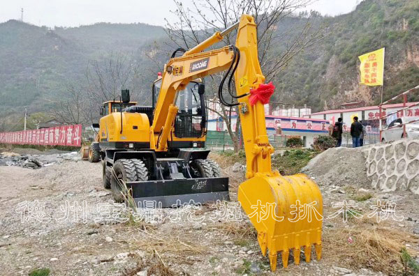 輪式挖掘機(jī)95車(chē)型.jpg