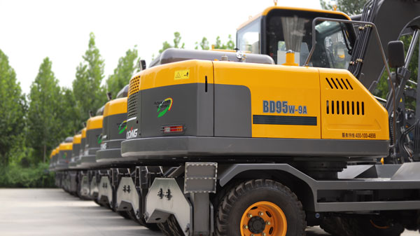 寶鼎抓木機(jī)95車(chē)型.jpg
