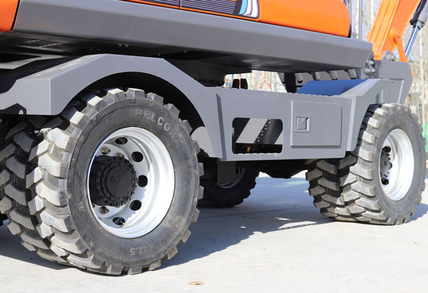 寶鼎150輪式挖掘機(jī)車(chē)型.jpg