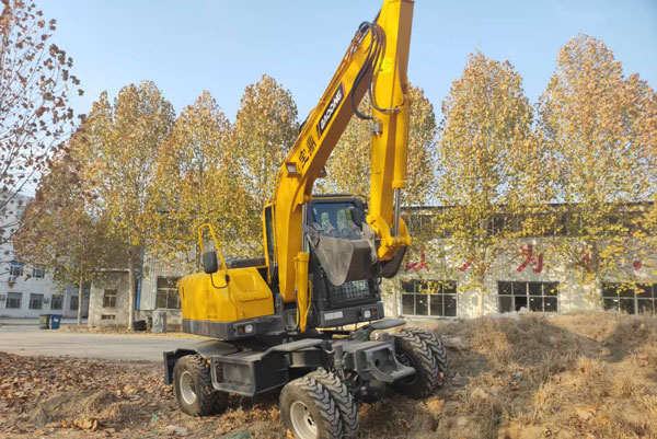 寶鼎輪式挖掘機(jī)80車型.jpg