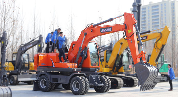 寶鼎輪式挖掘機(jī)150車型.jpg