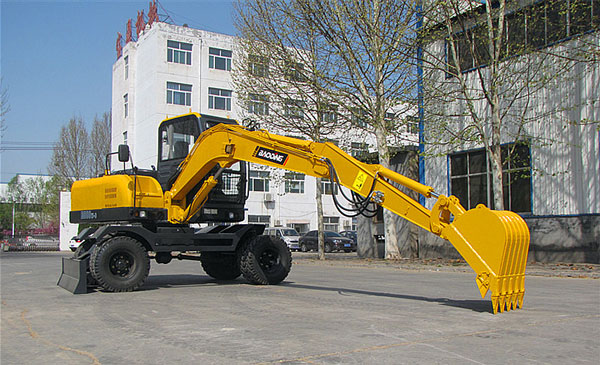 寶鼎輪式挖掘機80車型.jpg