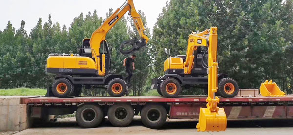 寶鼎輪式挖掘機發車現場.jpg