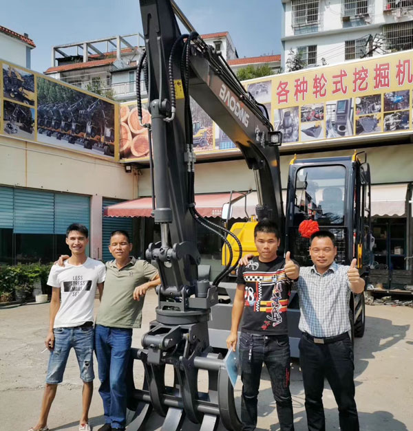 寶鼎輪式挖掘機用戶.jpg
