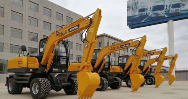 寶鼎輪式挖掘機(jī)80車(chē)型.jpg
