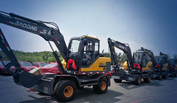 寶鼎輪式挖掘機(jī)95車型.jpg