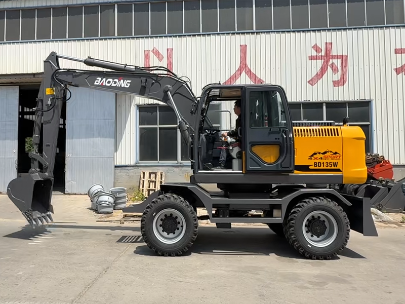 寶鼎135挖掘機.png