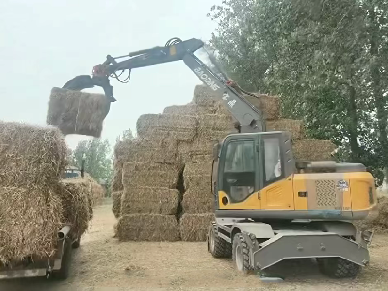 寶鼎110E抓木機憑借加長臂實現7層高效堆疊