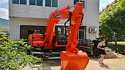 紅色寶鼎履帶90小型挖掘機(jī)安徽新娘陪嫁震撼眾人