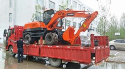 客戶強(qiáng)烈要求輪式挖掘機(jī)就買這樣的！